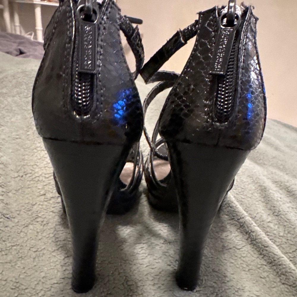 Gorgeous Pair Of Black Python Platform Sandals.. … - image 4